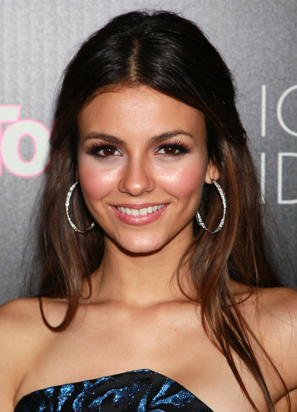 428x594 Victoria Justice Photos Photos