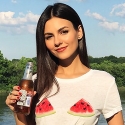 250x250 Icons Victoria Justice Tumblr