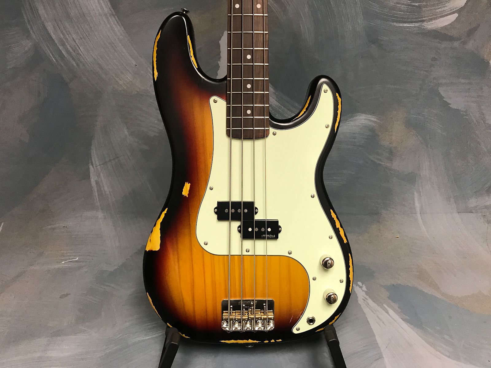 1600x1200 Vintage Icon Series Bass Sunset Sunburst