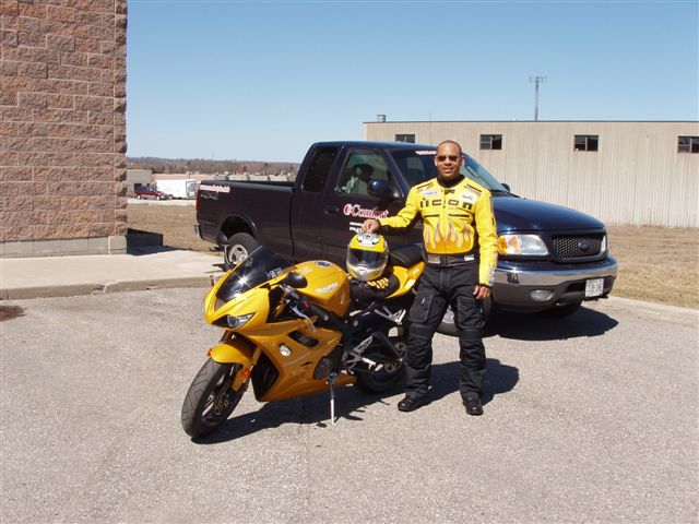 640x480 Stolen Yellow Icon Jacket