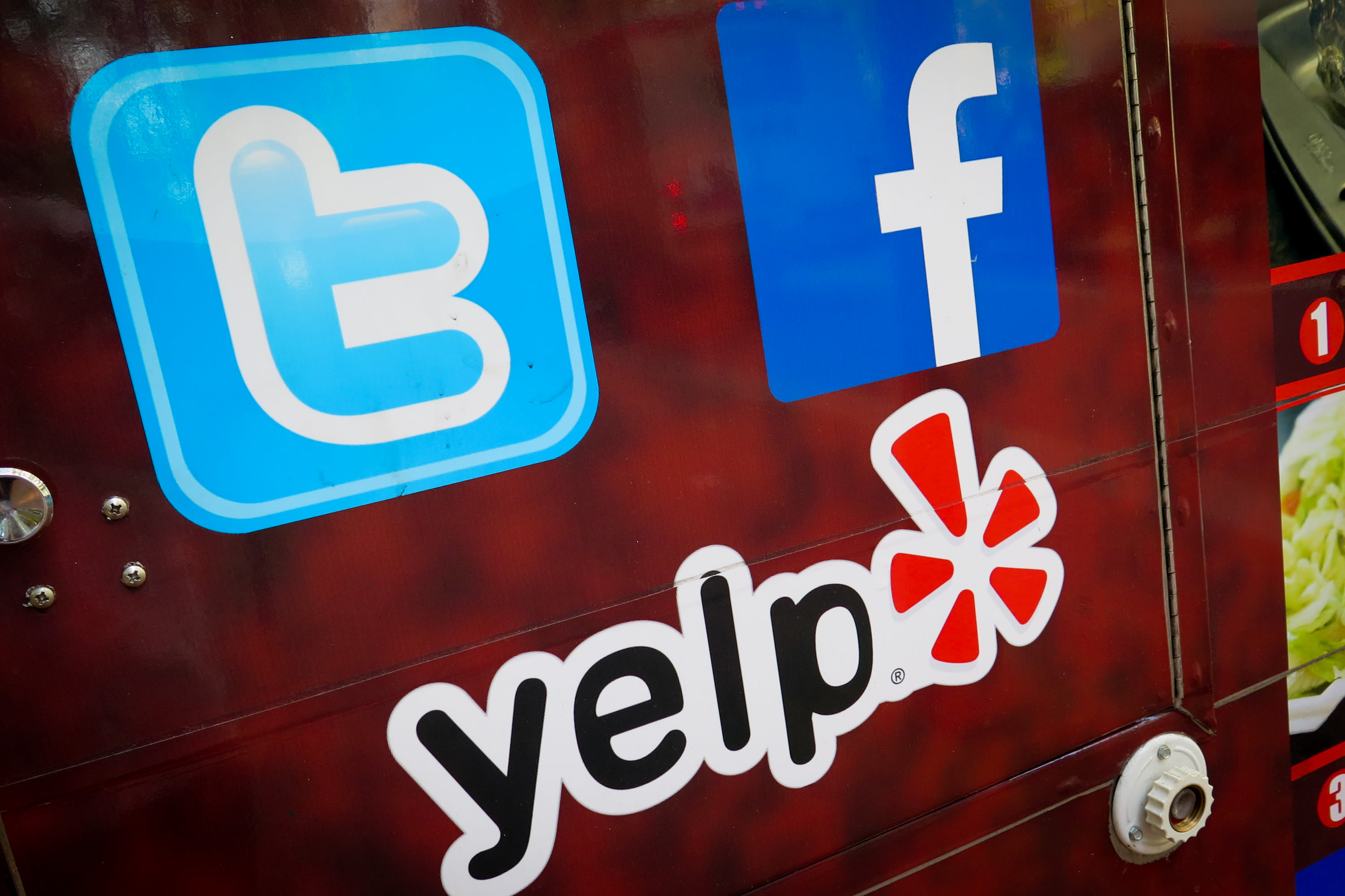 3000x2000 Vr, Education And Customer Service The Social Media Trends